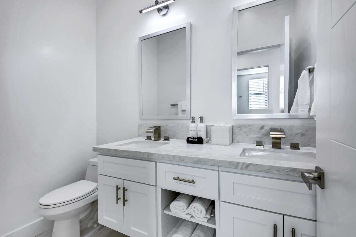 Full bathroom 2